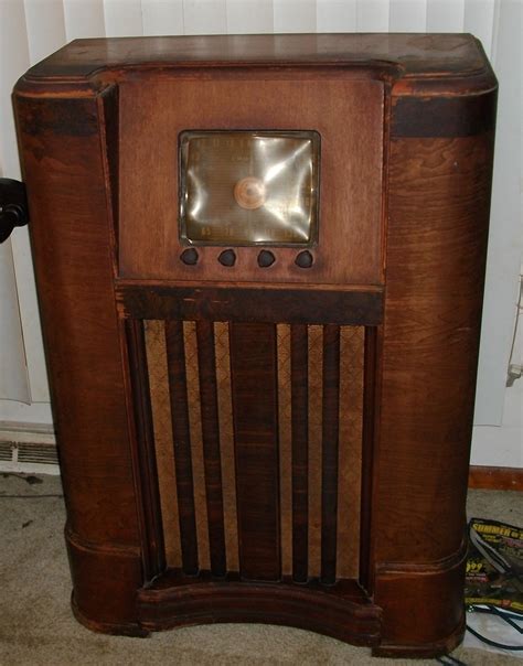 crosley entertainment system old radio.